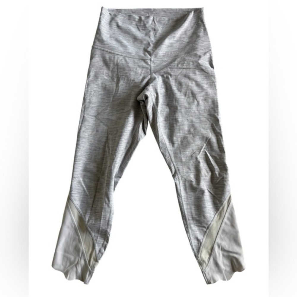 Lululemon Wunder Under Crop (Roll Down Mesh)
Wee Are From Space Silver Spoon